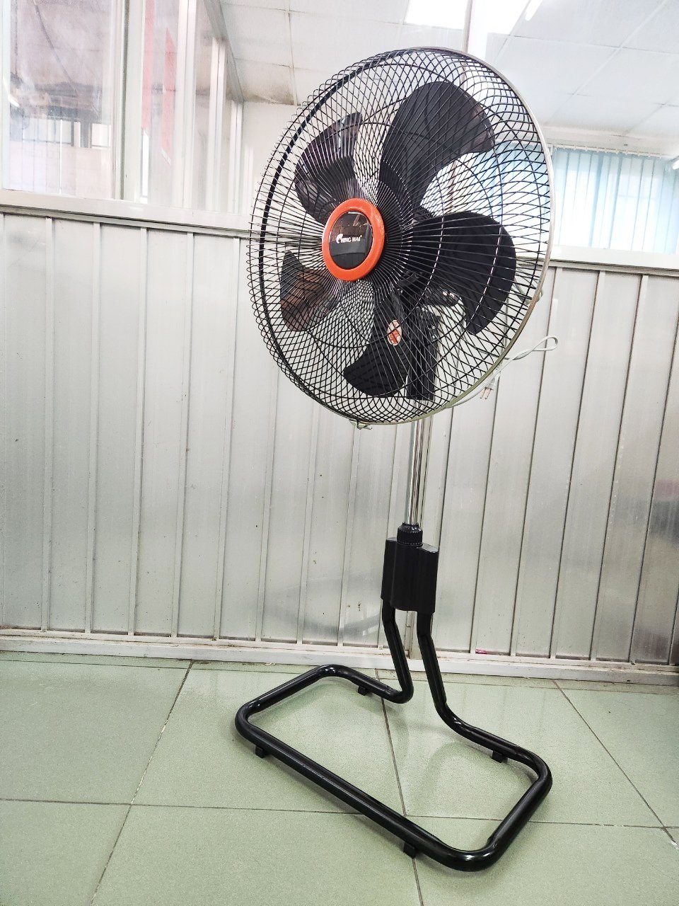 quạt sàn công nghiệp ching hai ff2317