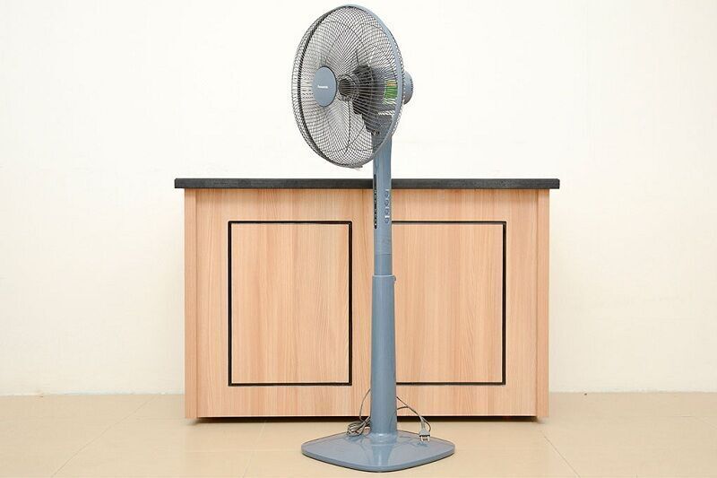 quạt cây panasonic f-409kb, có điều khiển