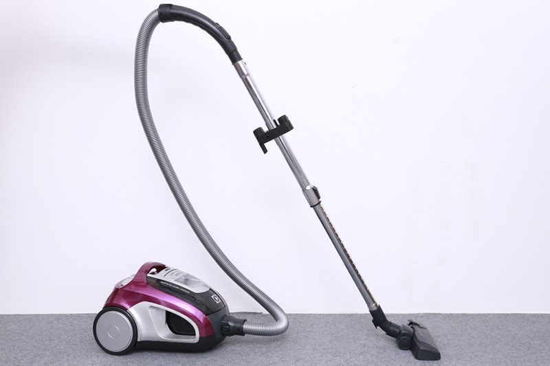 máy hút bụi electrolux zve4110fl