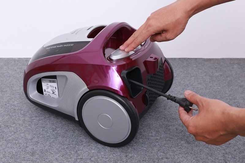 máy hút bụi electrolux zve4110fl