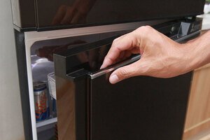 Tủ lạnh Mitsubishi Electric MR-FV24J-BR-V 204L