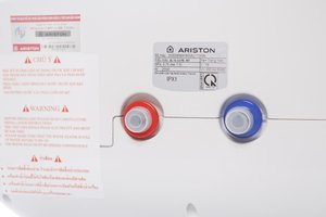 Máy nước nóng Ariston 15 lít SL 15 MT