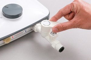 Máy nước nóng Beko BWI45S1N-213