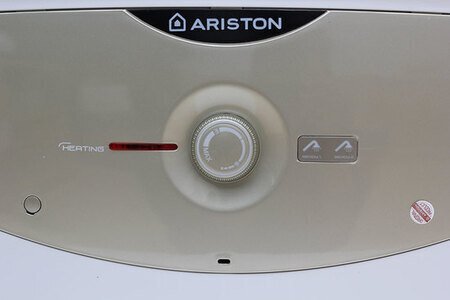 Máy nước nóng Ariston SL 30 QH FE - MT 30 lít