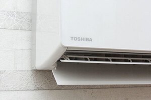 Máy lạnh Toshiba Inverter RAS-H13G2KCVP-V 1.5 HP