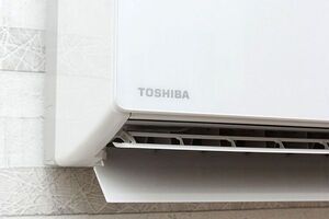 Máy lạnh Toshiba Inverter RAS-H18G2KCVP-V 2 HP