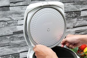 Nồi cơm điện tử Toshiba 1.8 lít RC-18NMFVN(WT)