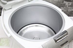 Nồi cơm điện tử Toshiba 1.8 lít RC-18NMFVN(WT)