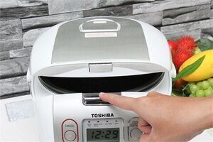 Nồi cơm điện tử Toshiba 1.8 lít RC-18NMFVN(WT)
