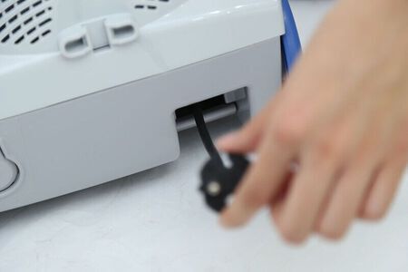 Máy hút bụi Hitachi BH18 1800W