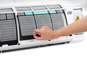 Máy lạnh Toshiba Inverter 1.5 HP RAS-H13L3KCVG-V