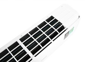 Máy lạnh Aqua Inverter 1.5 HP AQA-KCRV13TR