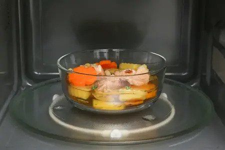 Lò vi sóng Panasonic NN-ST65JBYUE 32 lít