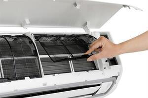 Máy lạnh Daikin Inverter 2.5 HP FTKB60ZVMV