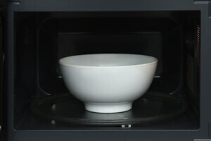 Lò vi sóng có nướng Electrolux 25 lít EMG25D22BM