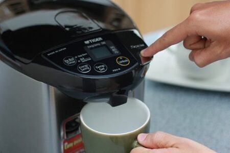 Bình đun nước bằng điện Tiger PDU-A50W