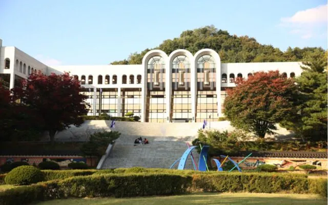 Đại học Seoul Sirip - 서울시립대학교