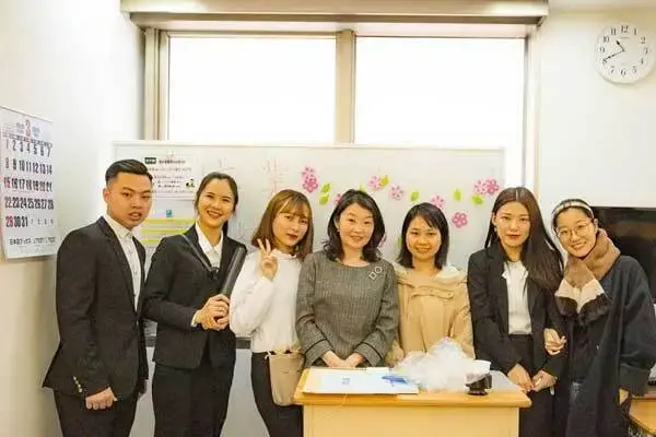 mot-khoa-hoc-tai-truong-reiwa-intenational-japanese