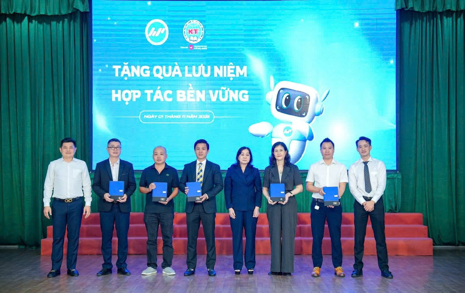 z7195033840744-523611f121a364fee5cf7b0199c5a2b8