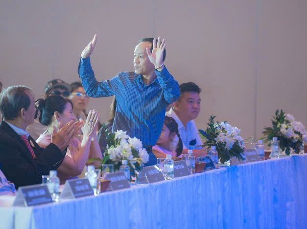 z7195683528052-6b752c7d66f8166eb0a6ad458d3fe3ba