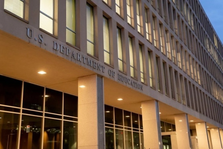 gerimmi-news-tin-tuc-donald-trump-dong-cua-bo-giao-duc