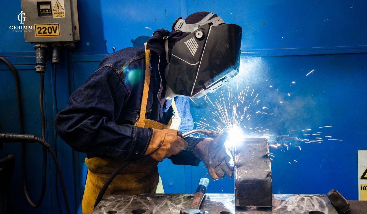 visa-du-hoc-nghe-uc-de-tiep-can-hon-so-voi-bac-dai-hoc