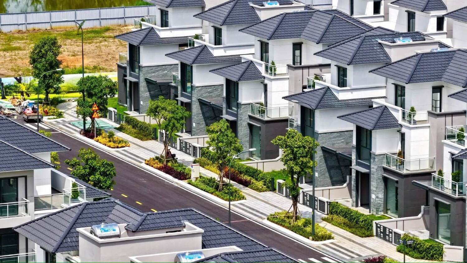 Gladia by the Waters