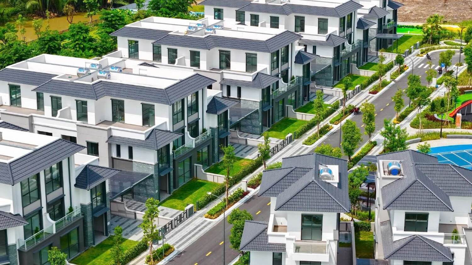 Gladia by the Waters