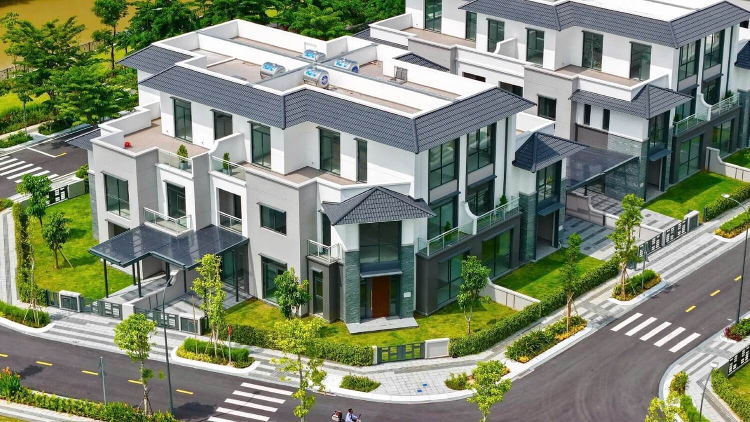 Gladia by the Waters