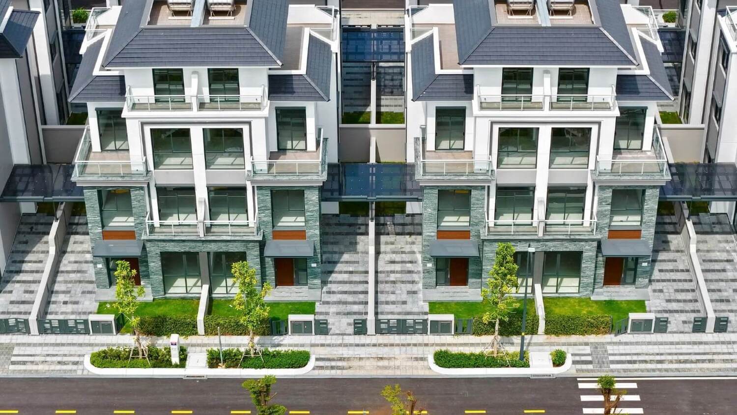 Gladia by the Waters