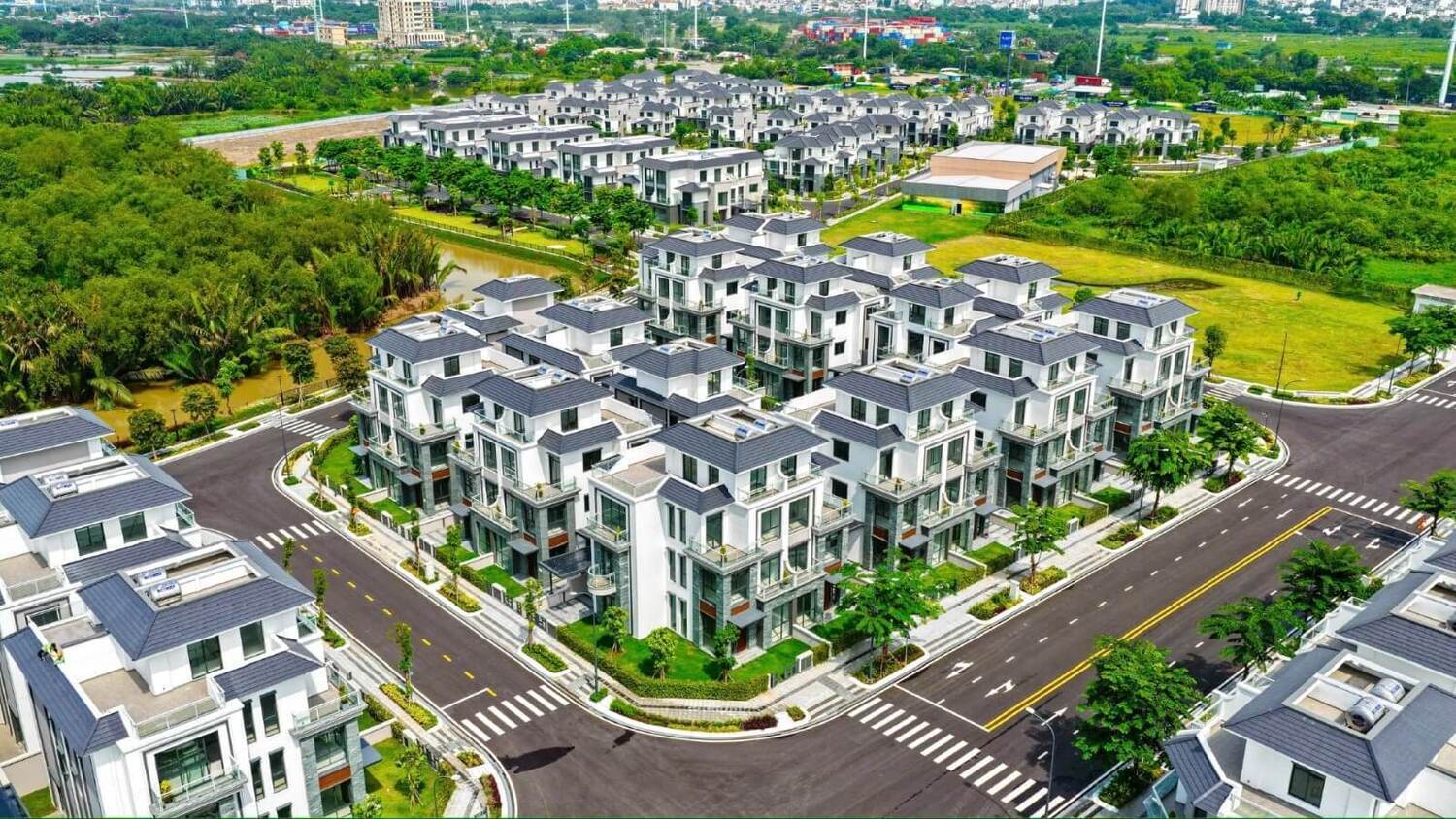 Gladia by the Waters