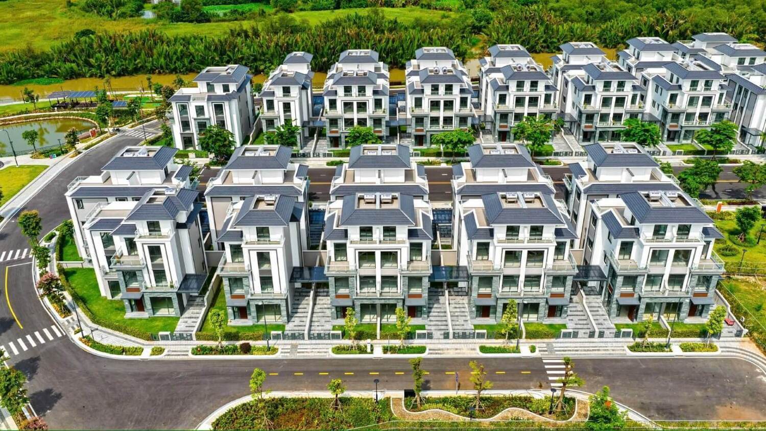 Gladia by the Waters