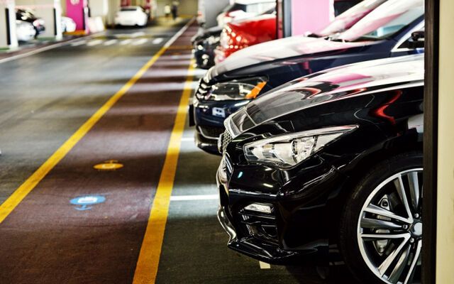 Quỹ đất hạn hẹp, người dân ‘đau đầu’ tìm chỗ đỗ xe