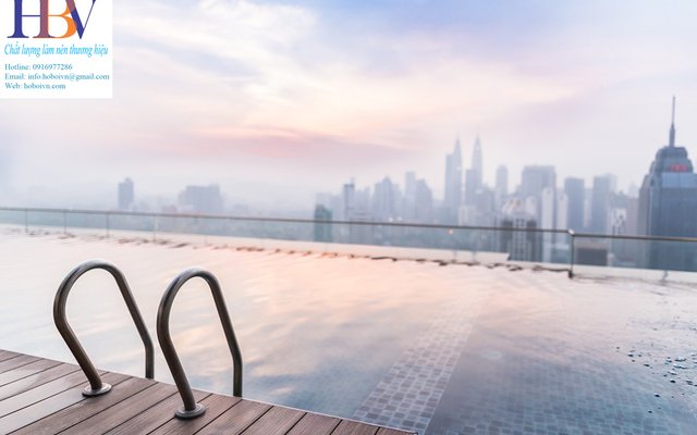 Công dụng của thang hồ bơi