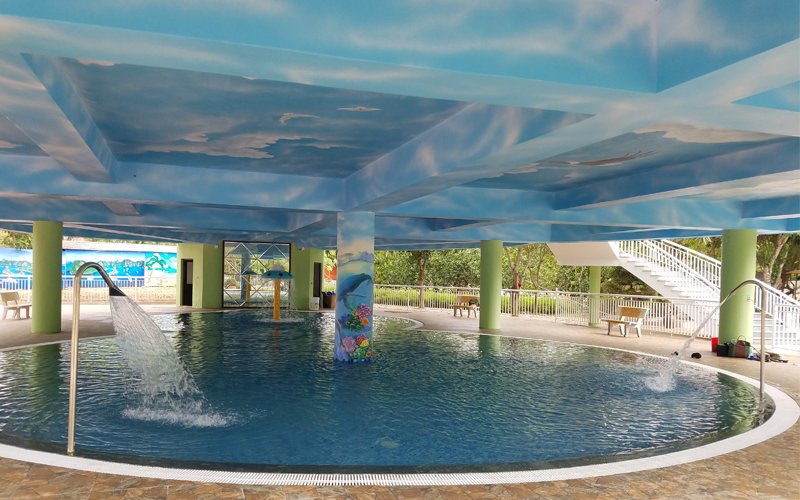 hồ bơi kinh doanh