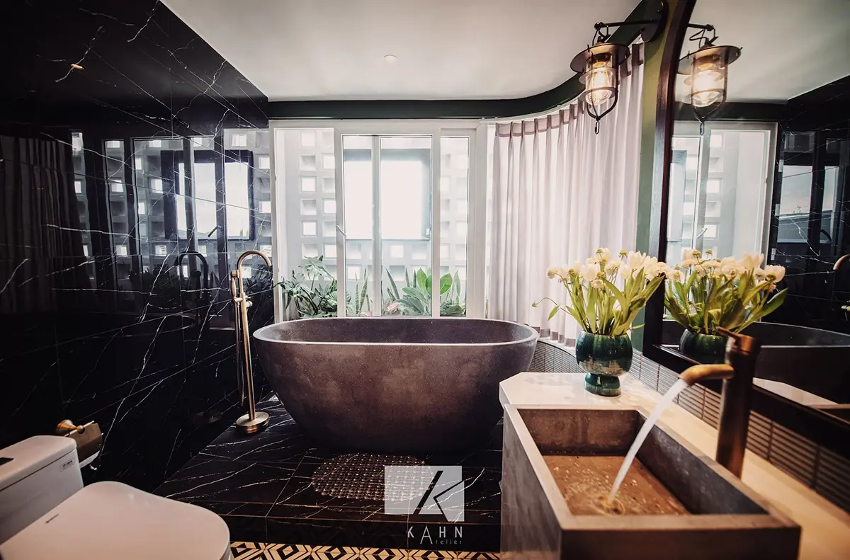 ngôi nhà mang phong cách indochine đương đại của một 'nhà thư pháp' ở hà nội