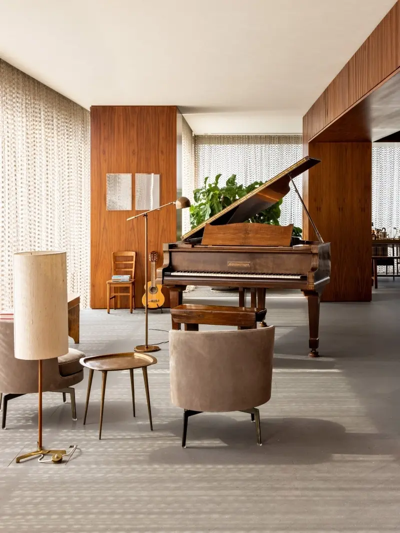 kiến trúc cổ điển giao hoà với hiện đại của căn hộ flat