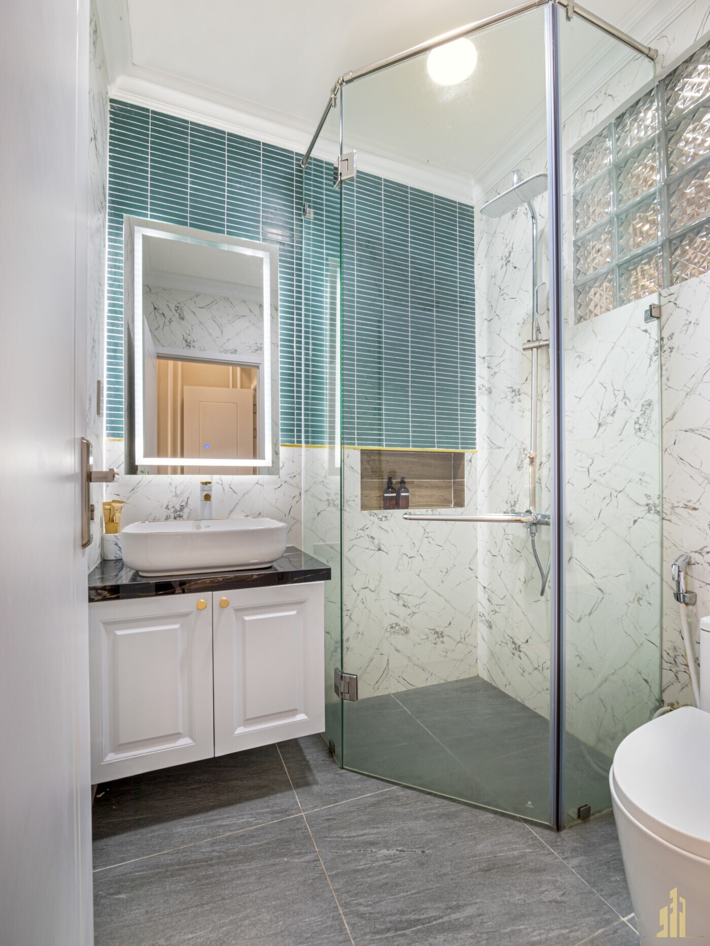 10-lfp-578uif9478395ytg