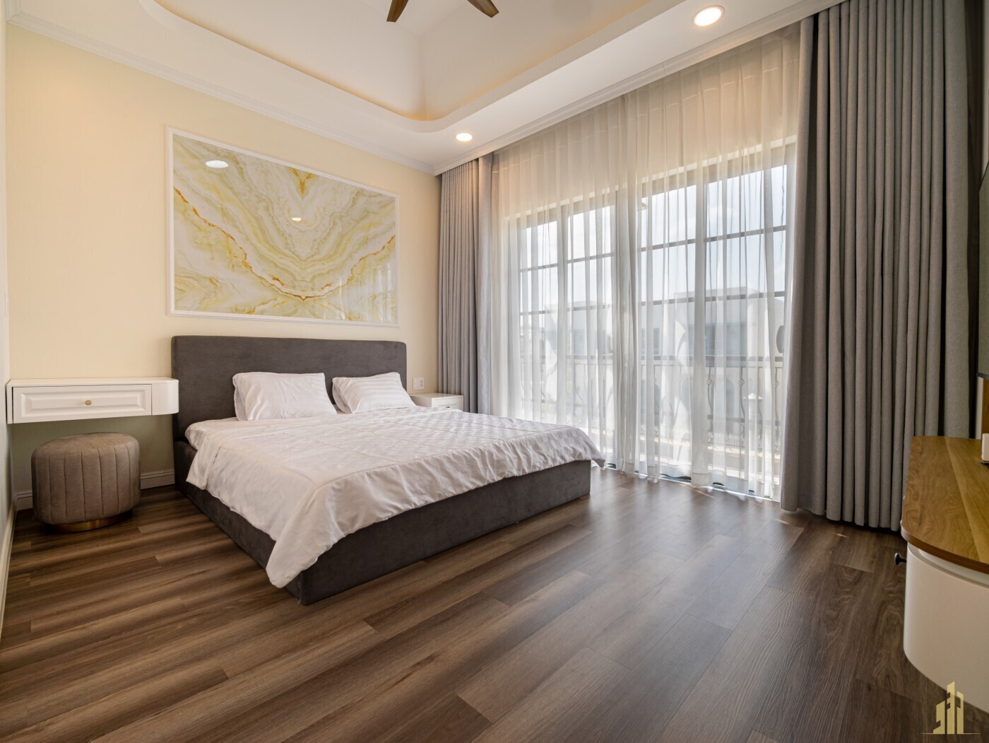 11-lfp-5784fg89489hrt