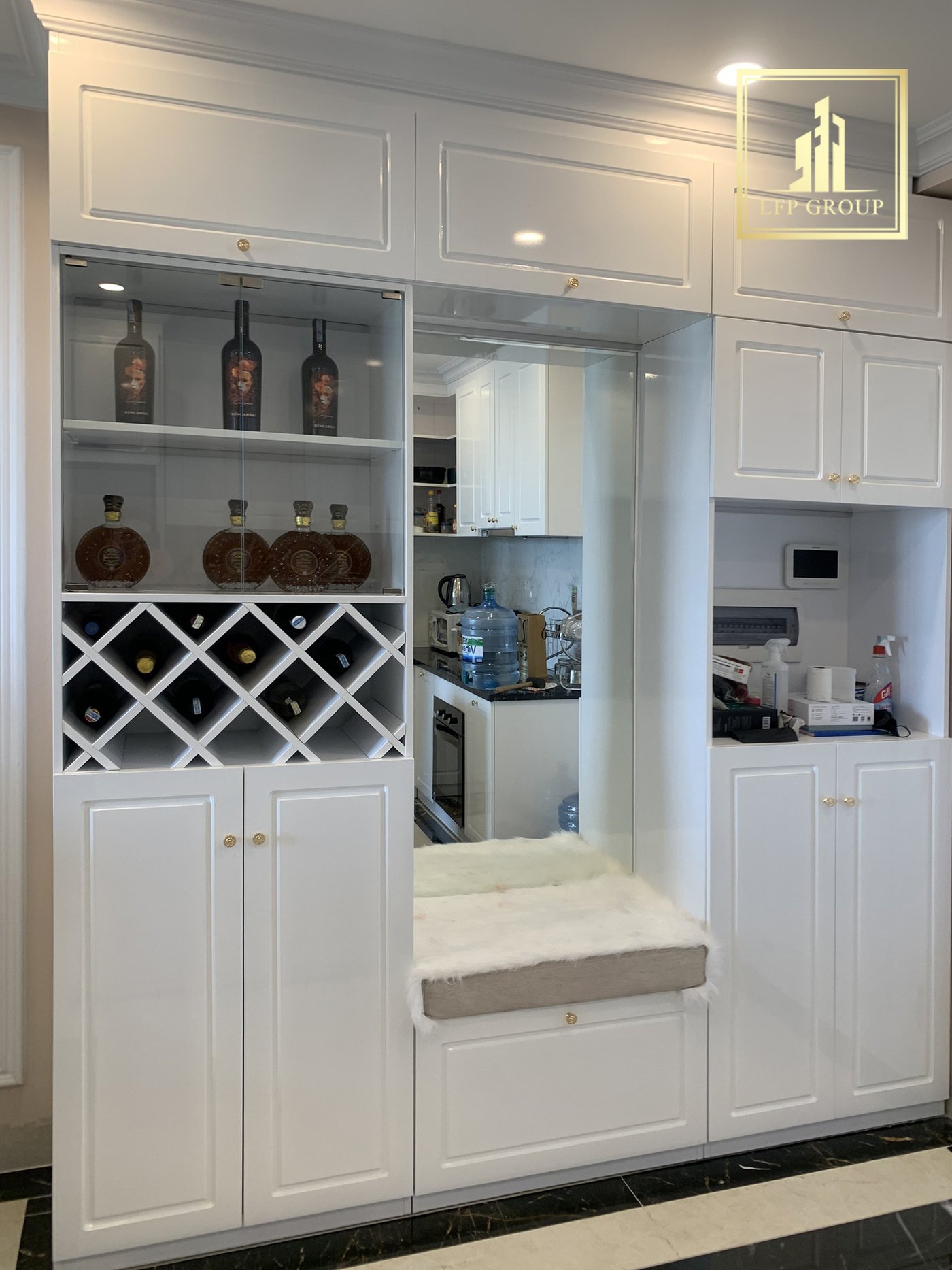 11-lfp-584uifg7r876879h