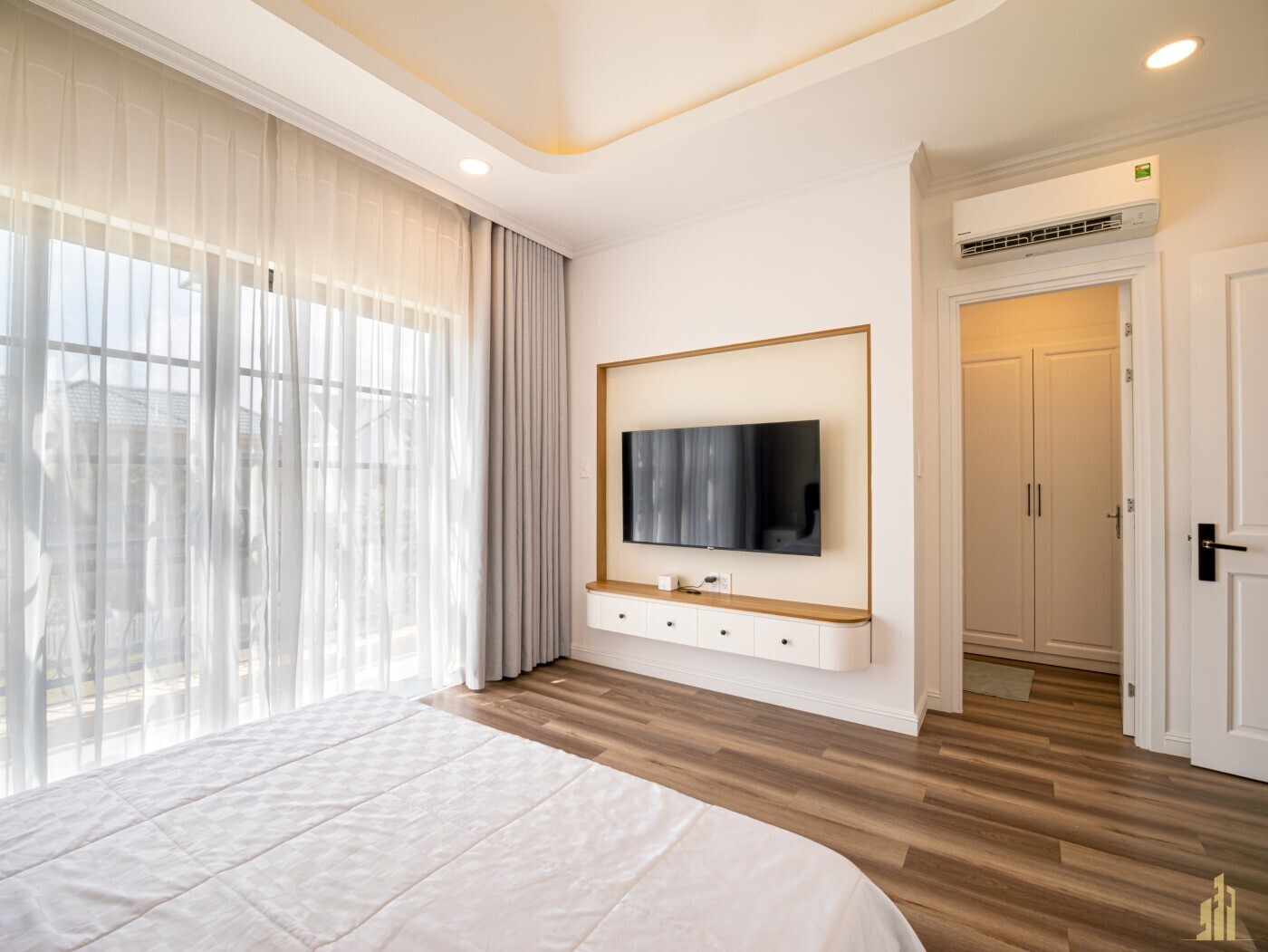 12-lfp-5784fg89489hrt