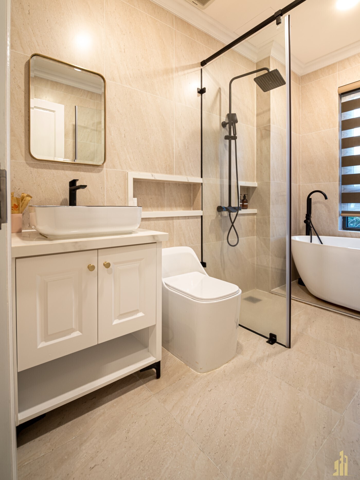 12-lfp-78534uhf78564y