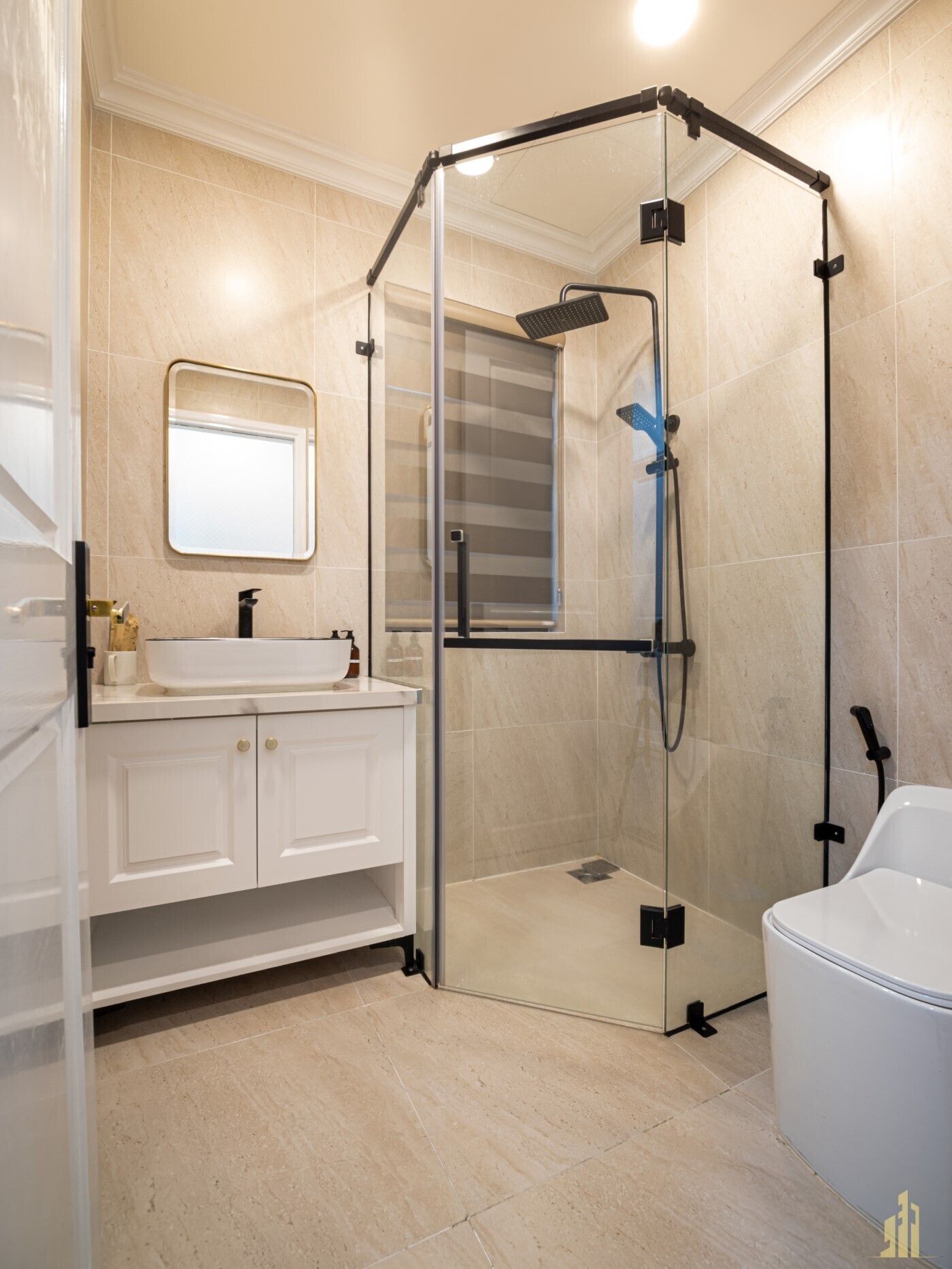 13-lfp-78534uhf78564y