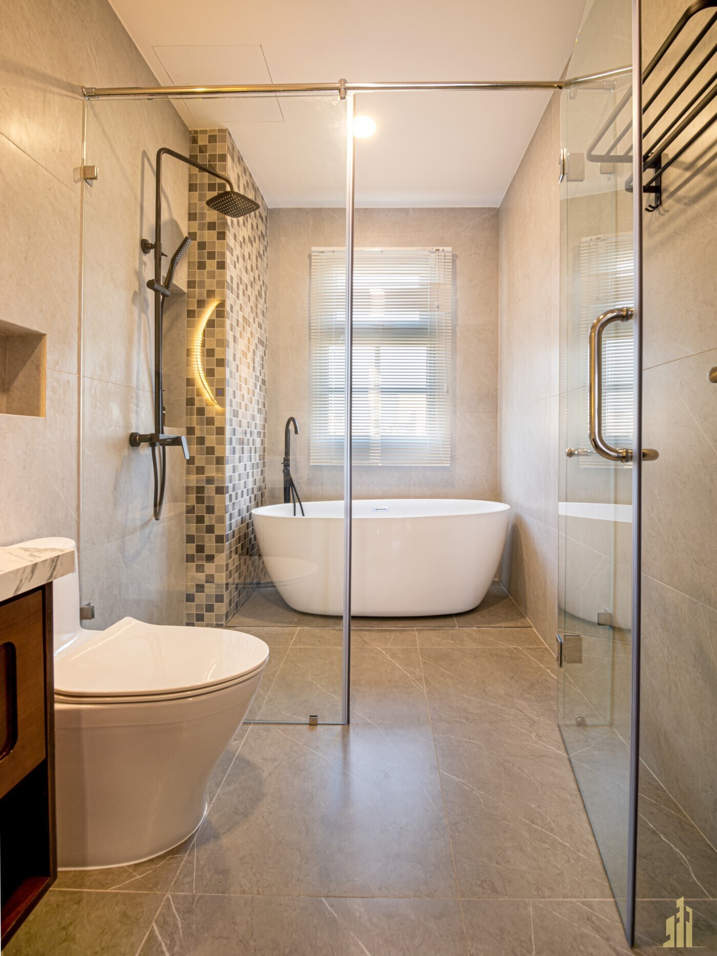 16-lfp-85904jkf789e7589rt