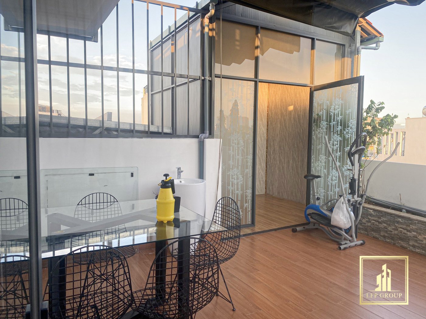 22-lfp-5894i78580ryjhg7874t89h