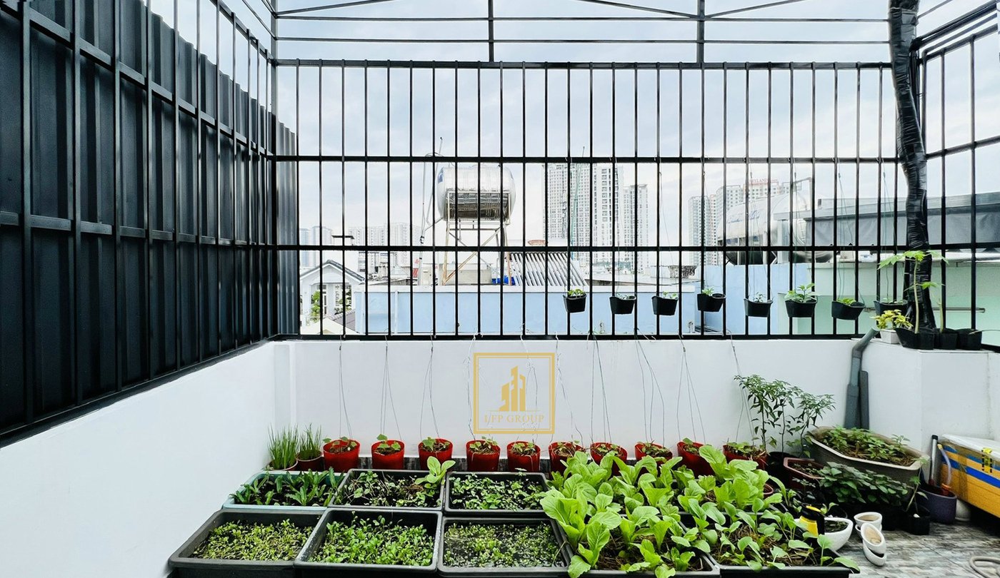 24-lfp-5894i78580ryjhg7874t89h