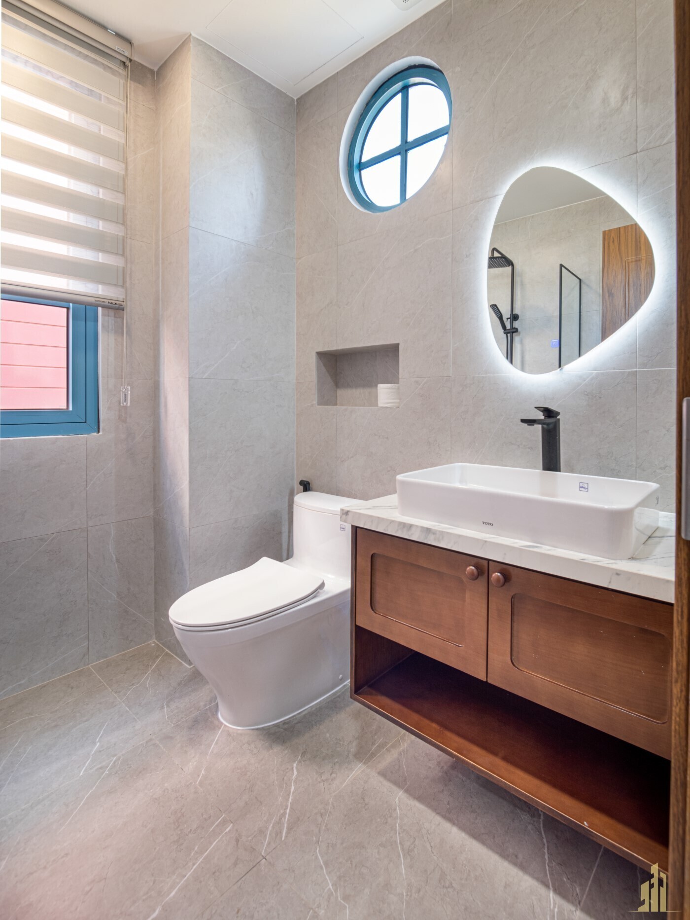 4-lfp-85904jkf789e7589rt