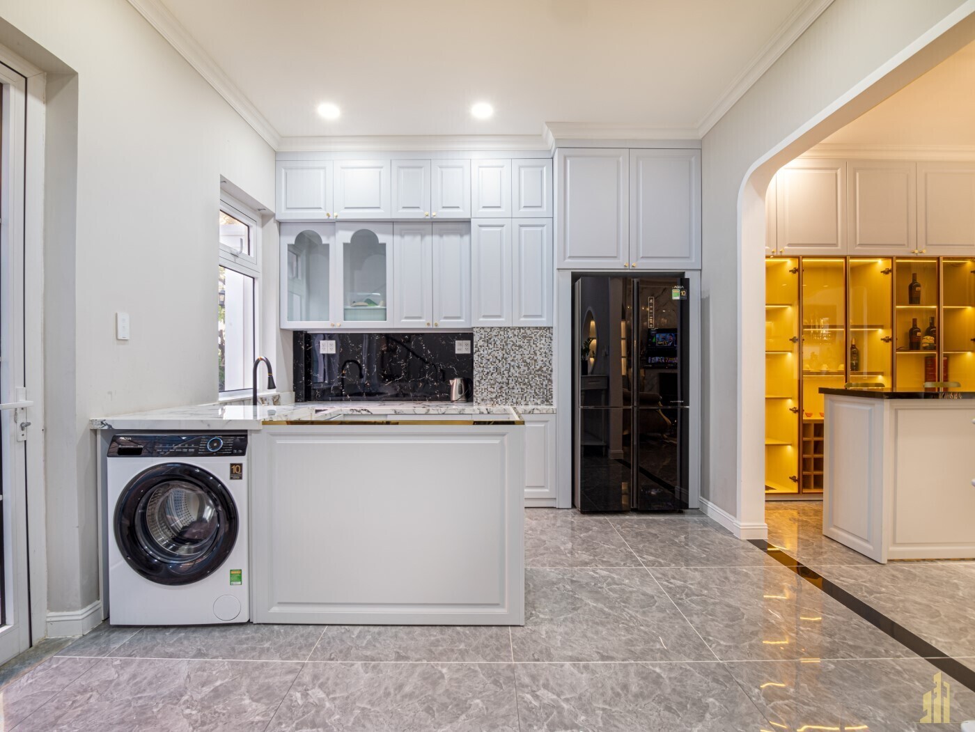 6-lfp-578uif9478395ytg