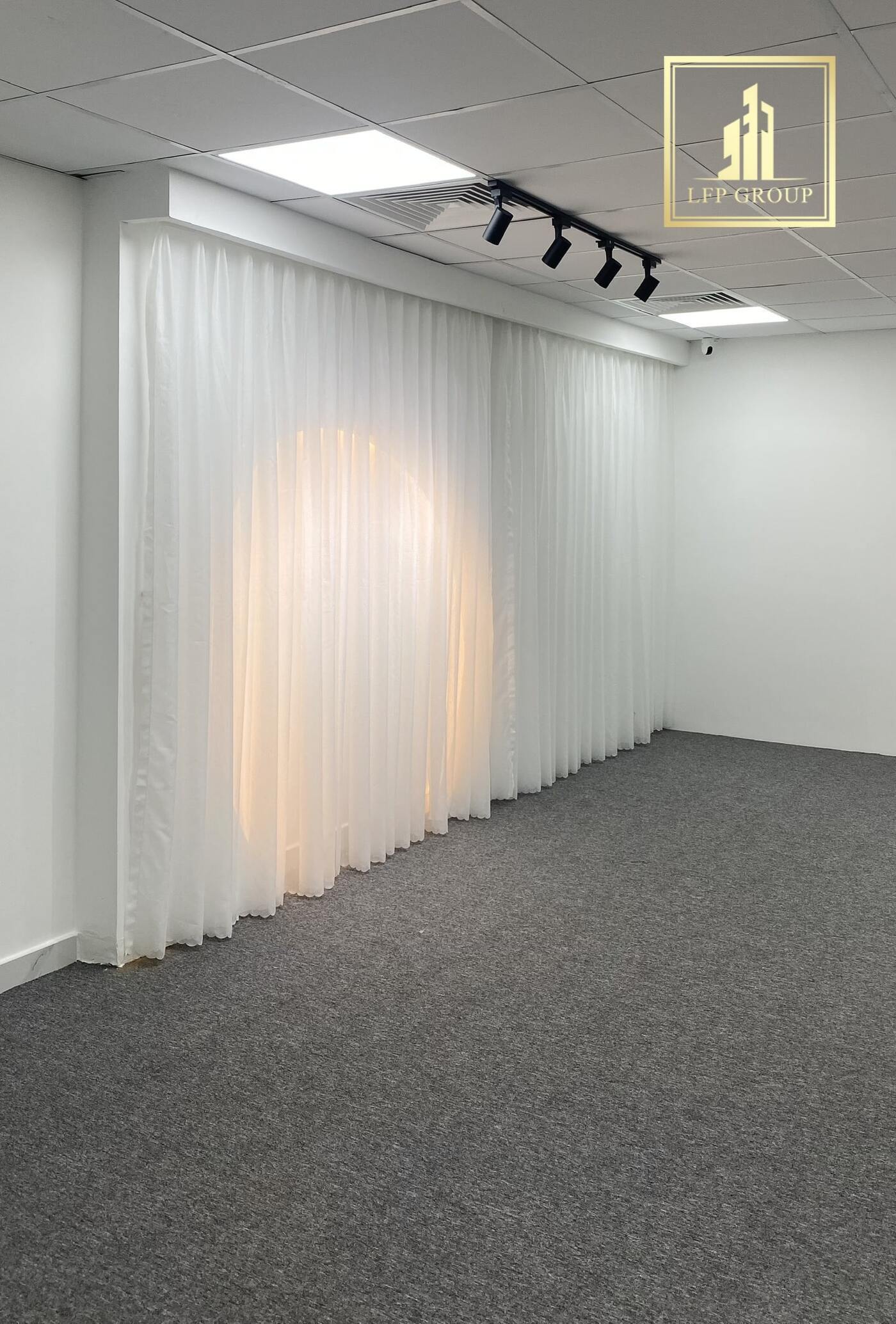 8-lfp-5784gu7r89678r7h