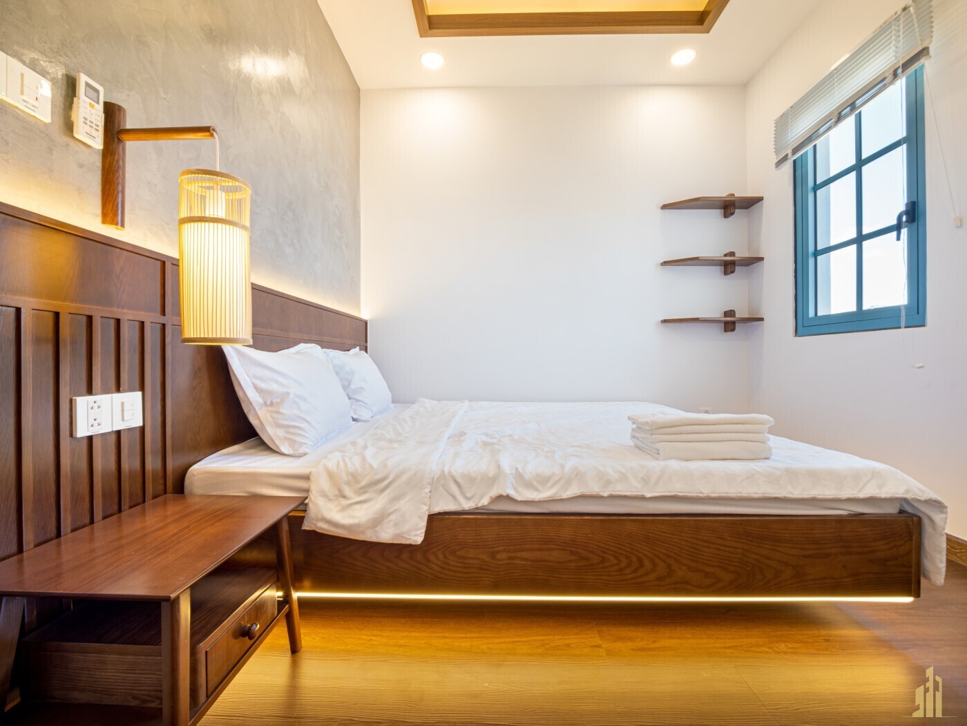 9-lfp-85904jkf789e7589rt